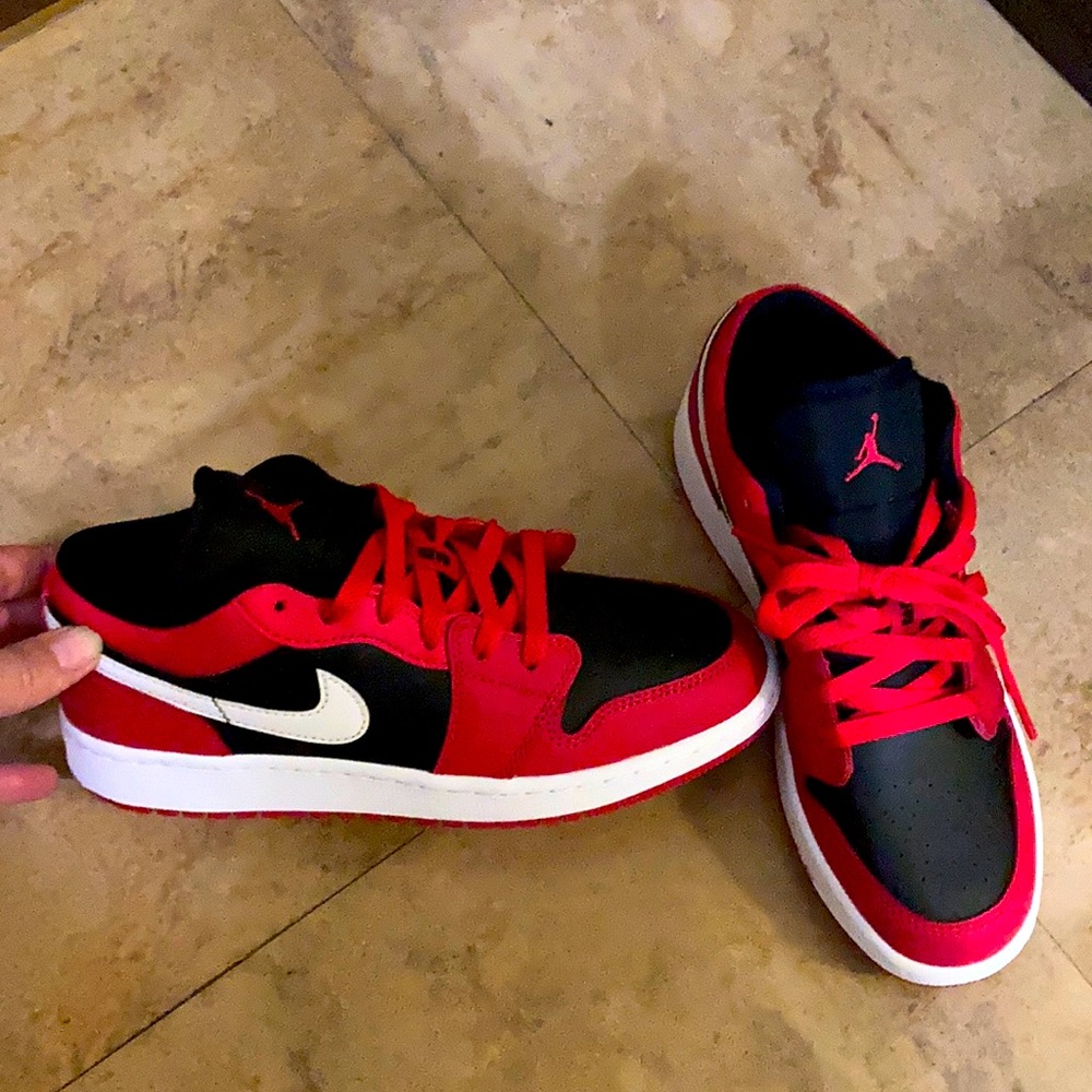 5.5 y very berry air jordans